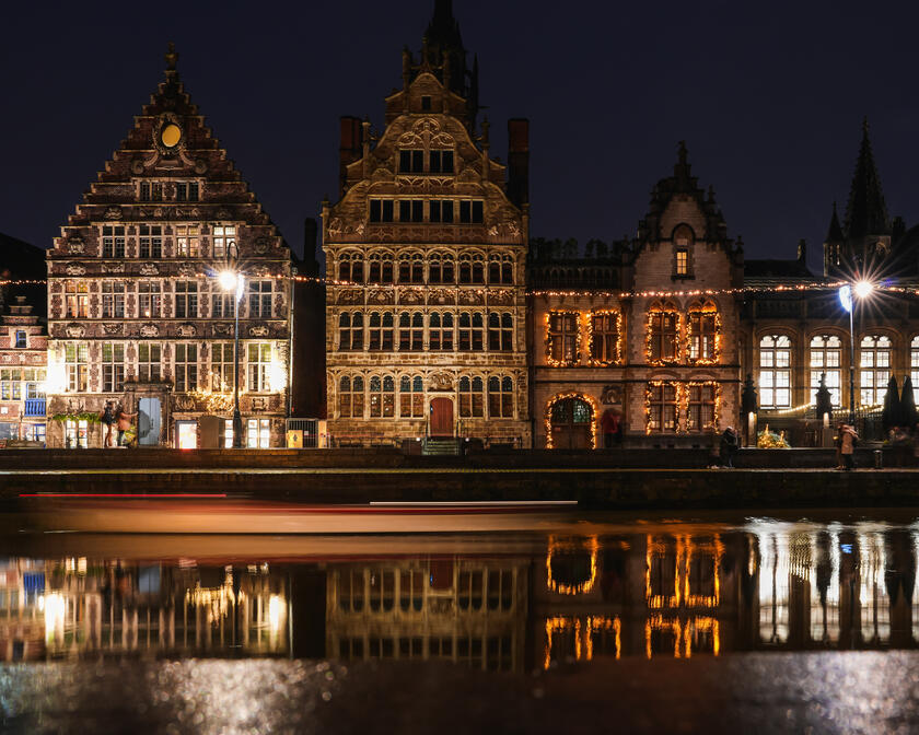 ©VisitGent De Graslei in avondlicht